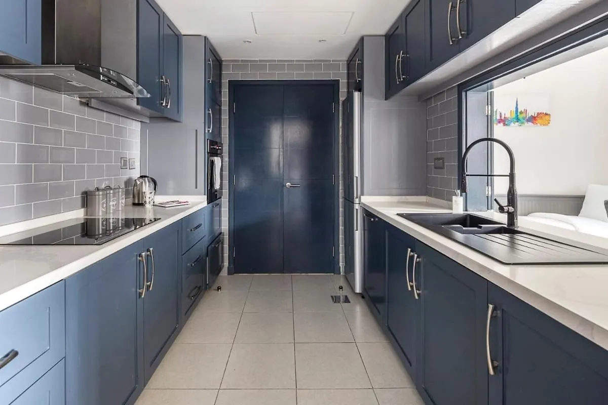 Frank Porter - South Ridge 3 Apartment Dubai